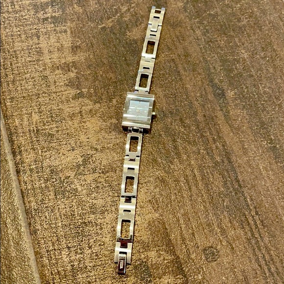 Fossil Watch- Good condition; needs new battery - Picture 2 of 5